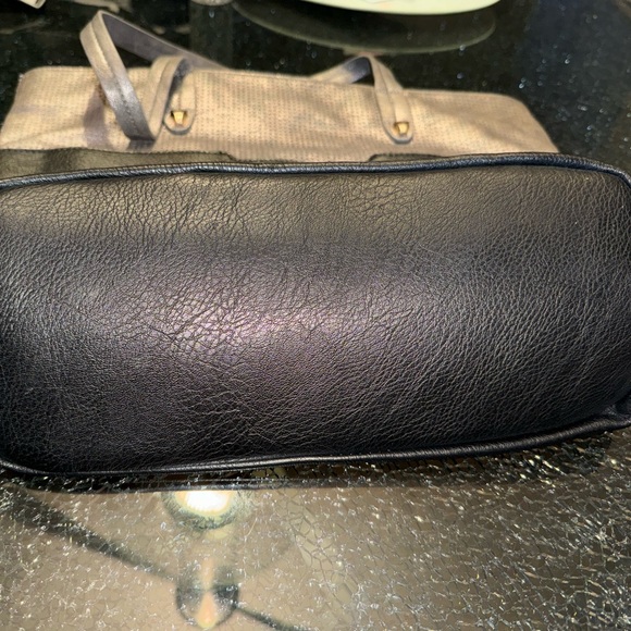 Madison west purse - Picture 9 of 10